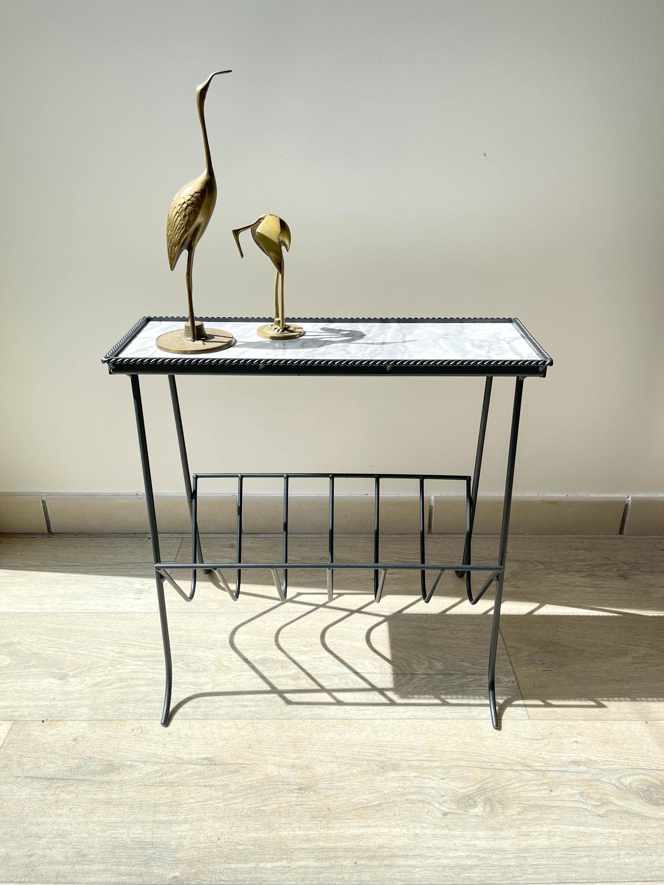 Vintage metal vinyl record side table with marble effect - Vintage vinyl record side table - Vintage magazine rack - Magazine rack