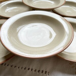 Lot De 6 Assiettes à Dessert En Grès Beige – Tulowice Pologne – Diamètre 19 Cm – Vintage