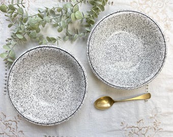 2 Italian speckled earthenware soup plates in black and white - Vintage speckled plates - Vintage tableware - Italian tableware