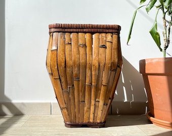 Vintage rattan basket in 1930s colonial style - Vintage rattan umbrella stand - Vintage rattan plant pot cover - Storage basket - Vintage decor