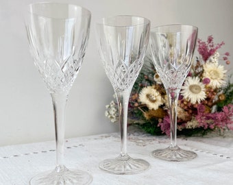3 Vintage Chiseled Crystal Glasses – Stemmed Champagne Coupes – 20th Century