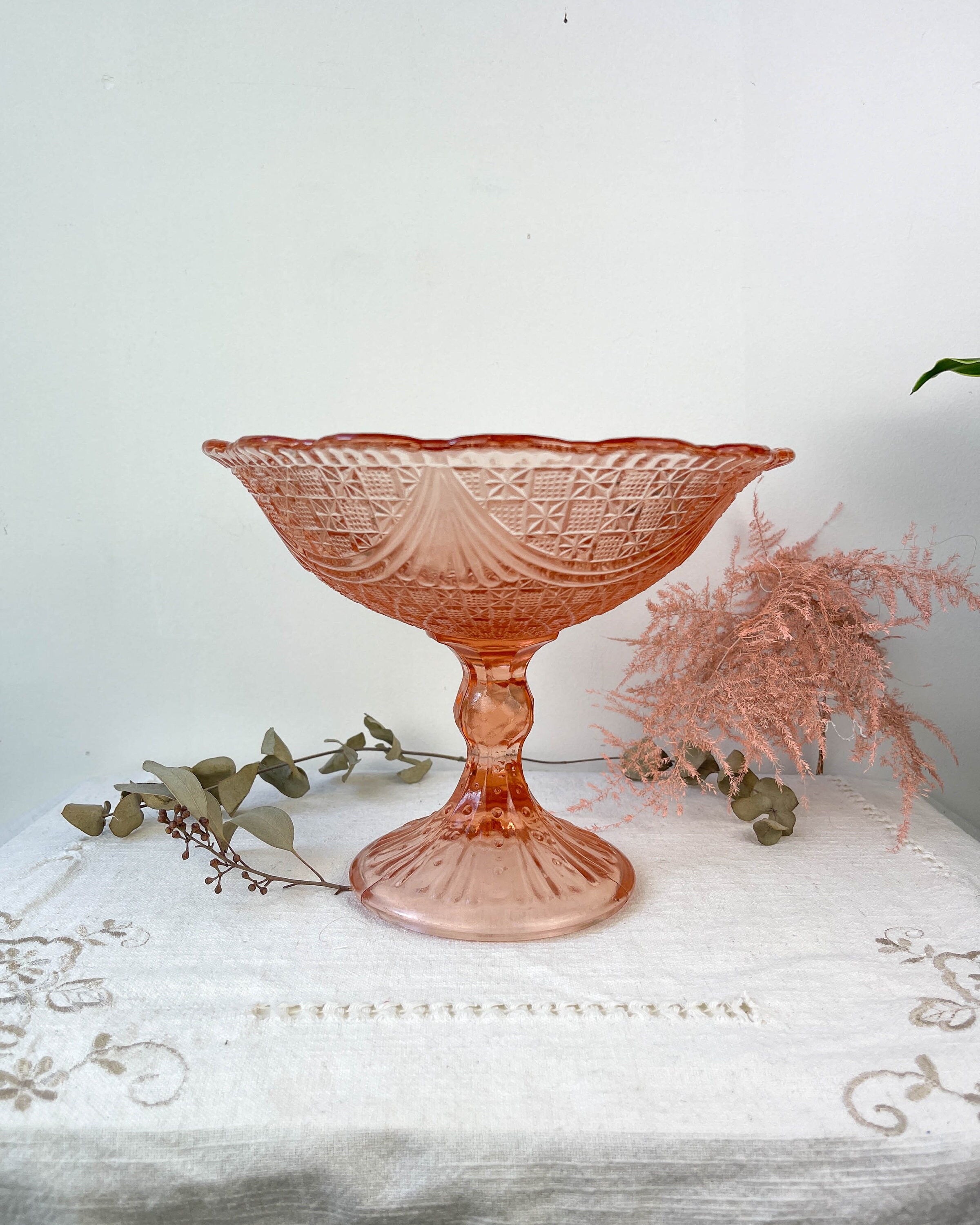 Coupe sur Pied en Verre Dépression Rose Vintage Années 50 ~ Compotier Présentoir Coupelle Grand Bol 