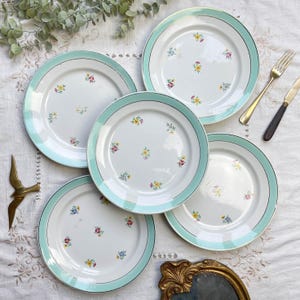 5 Vintage white and green porcelain flat plates with flowers LUNEVILLE 1950s - Vintage floral tableware - French tableware