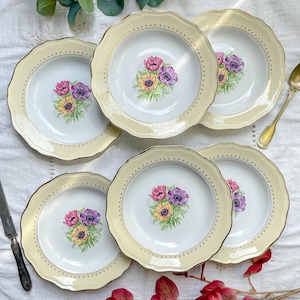 6 Vintage porcelain soup plates with white and golden yellow floral pattern L&#39;Amandinoise &quot;Coopélia&quot; - Vintage floral tableware