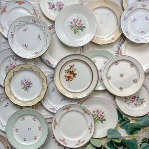 Piccolo piatto da dessert in terracotta vintage con motivo floreale – venduto singolarmente – motivo floreale o colorato – stoviglie retrò spaiate