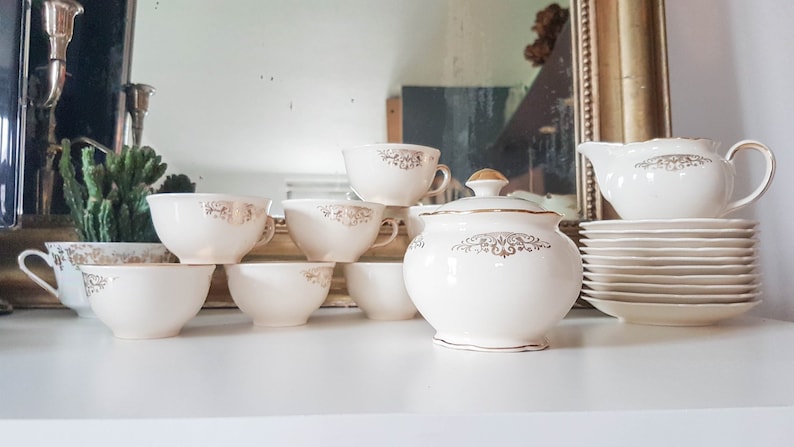 Villeroy et Boch tea set eight cups milk jug and sugar bowl Pearly gold Gift for her Gift for her Gift idea Christmas meal saucers