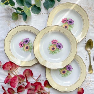 4 Vintage porcelain soup plates with white and golden yellow floral pattern L&#39;Amandinoise &quot;Coopélia&quot; - Vintage floral tableware