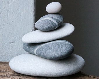 Zen Balance Steinturm - Kieselsteine für Steingarten - Art Skulptur - Geschenk für Mann