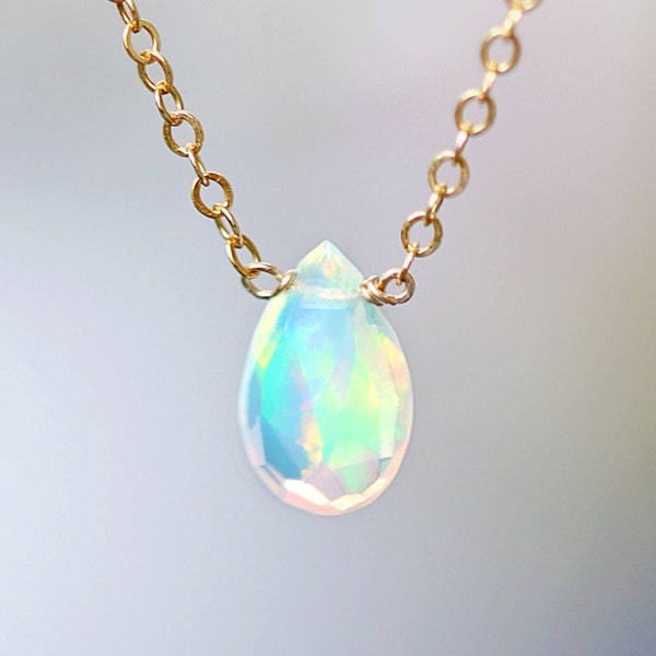 Collana Ethiopian Fire Opal, October Birthstone, Welo opal pendant Genuine Crystal Necklace Gold, Rose Gold, Silver, Gift for Her