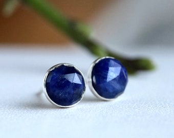 Blauwe saffier oorbellen, saffier Stud Oorbellen, Sterling zilveren oorbellen, 4mm, 8mm, 10mm Rose Cut Sapphire, handgemaakte sieraden