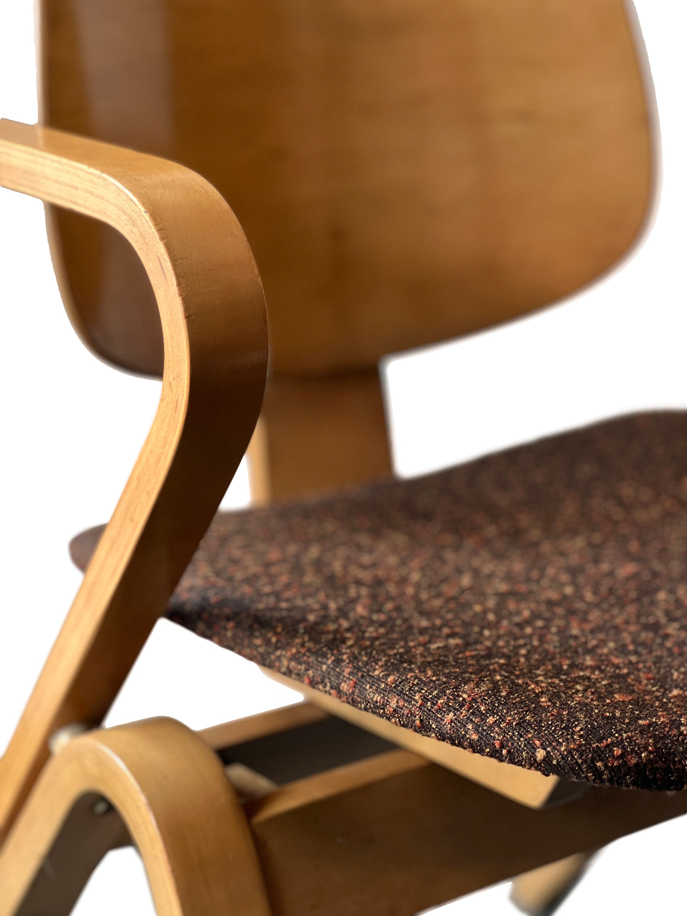 Bent Plywood Chair by Joe Atkinson for Thonet - Molded