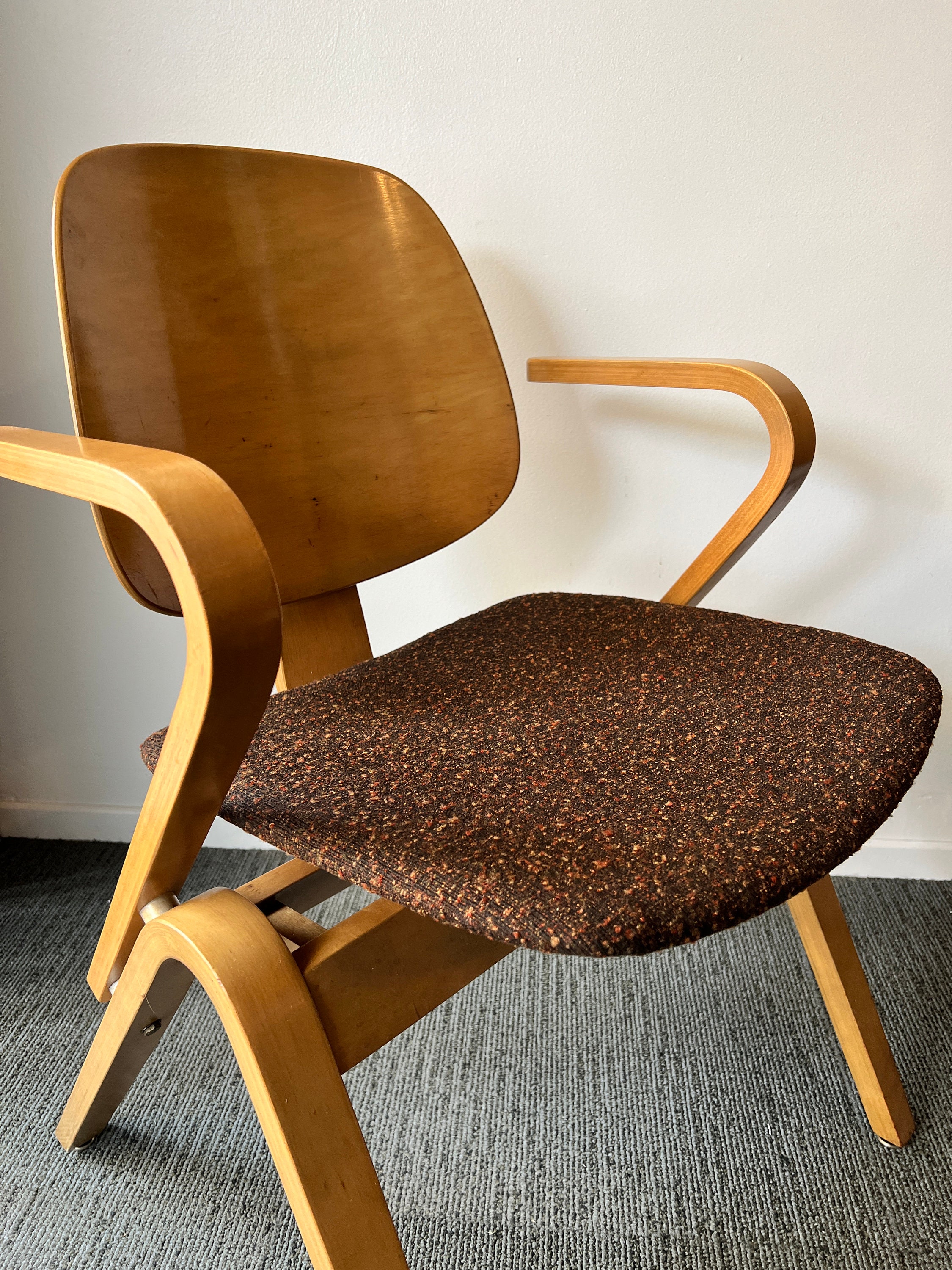 椅子 Thonet Bentwood Chair The Sleek Curves That Reshaped Furniture Design - The New York Times