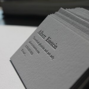 150 cartes de visite typographiques imprimées à la main sur double épaisseur 220 Crane's Lettra