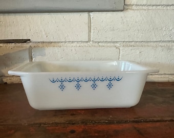 Vintage Pyrex Snowflake Garland Loaf Pan 913 Baking Dish Holiday Christmas