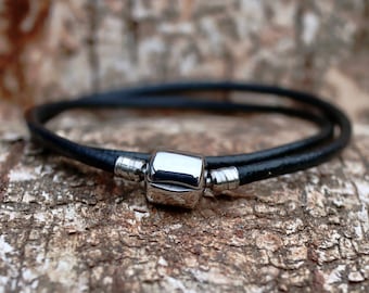 Braided/Round leather bracelet - Leather Anniversary -
