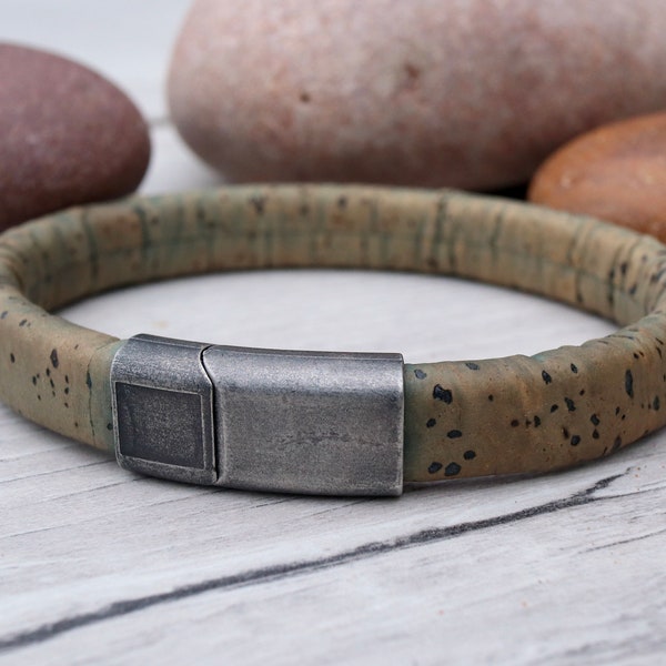 Natural Cork Bracelet - Vegan gift - Eco bracelet - Liquorice cork cord - Portuguese Cork - vegetarian bracelet