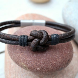 Lederarmband mit Knotendetail - Lederjubiläum Geschenk - Lederarmband - Surfer Style Armband