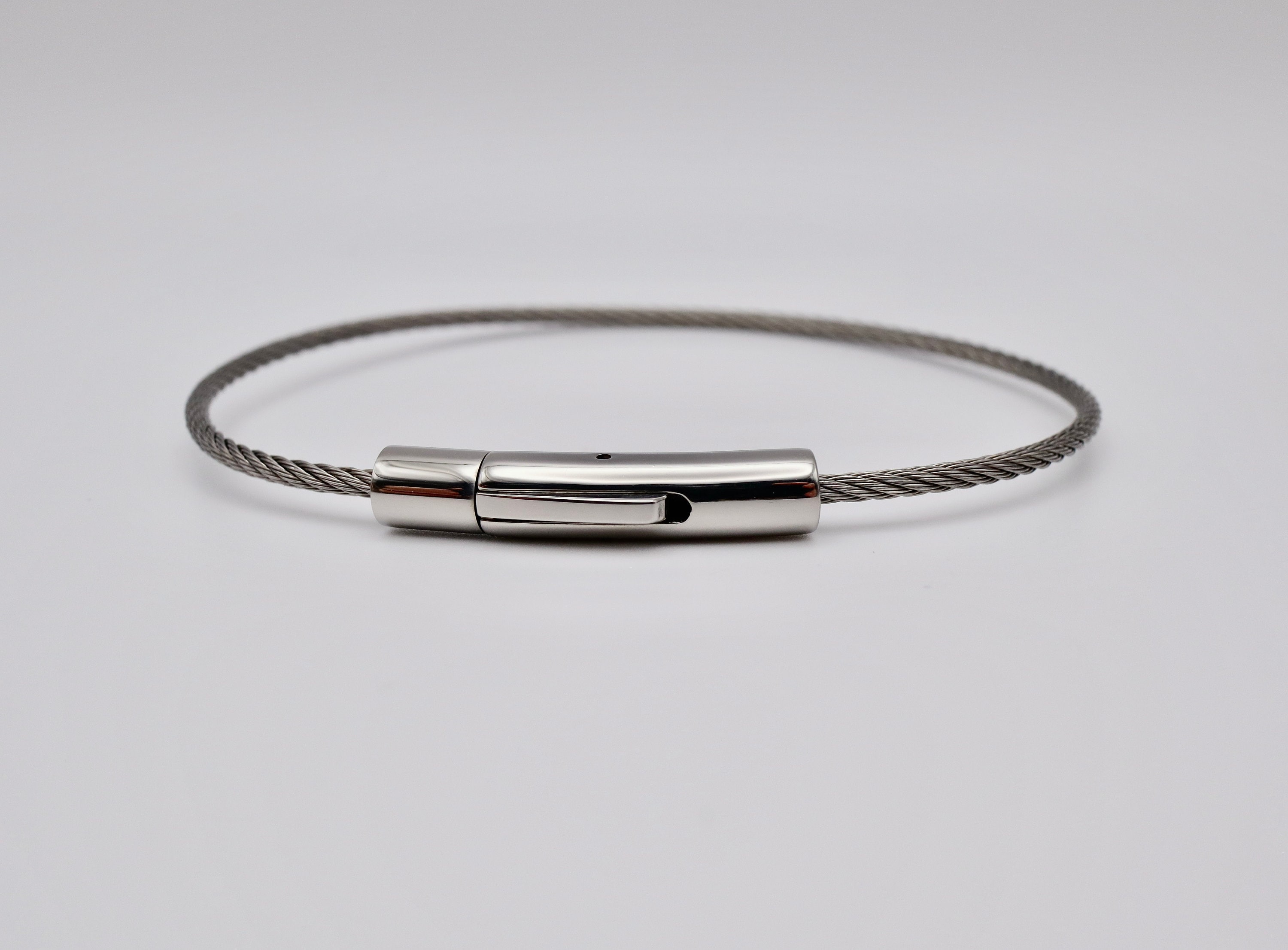 Bracelet cable deals