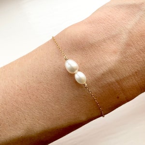GOLD 2 PEARL BRACELET - Gold Filled or 9ct Gold Freshwater Double Pearl Chain Bracelet , Elegant Wedding Bridesmaid Bracelet