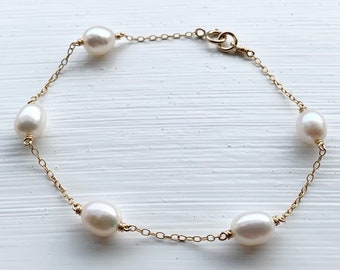 GOLD PEARL BRACELET , 9ct Yellow Gold Multi Pearl Bracelet , Elegant 5 Pearl Stackable Bracelet , Avaliable in 9ct White Gold & Gold Filled