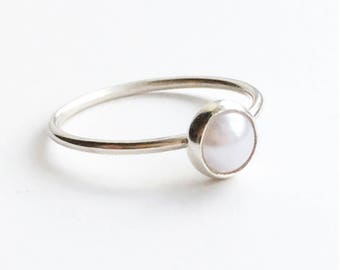 SILVER PEARL RING , Silver Faux 6mm Pearl Ring , Solitaire Pearl Cabochon Dainty Ring , Available in Gold