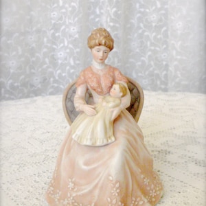 Enesco "A mother's Loves" Figurine, Treasured Memories Figurine, Enesco 1981 "A Mother's Love" Figurine, Made in Taiwan, Gift for Her