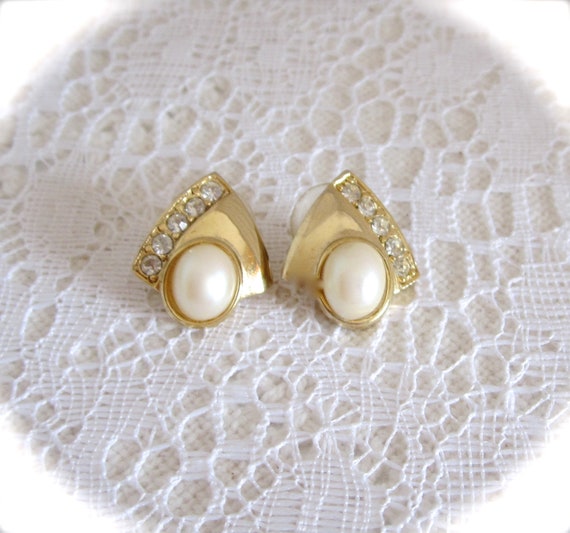 Lovely Goldtone with Pearl & Rhinestones Earrings… - image 3