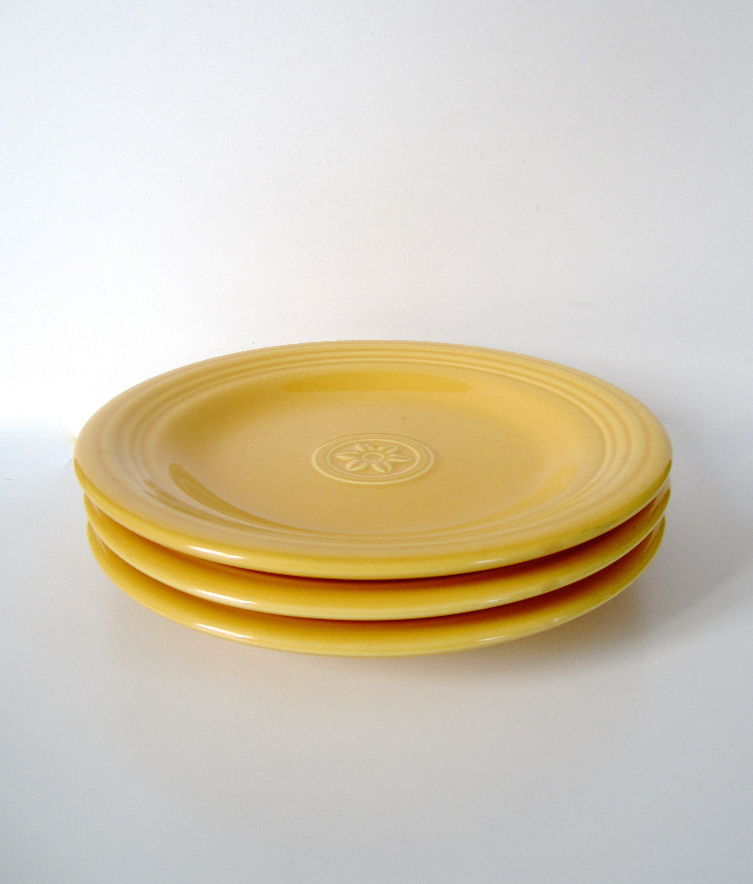 Set of 3 Terracotta Yellow Plates Oneida Plates Petals Etsy