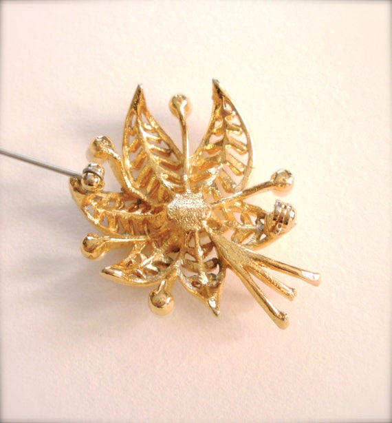 Vintage Leaf & Faux Pearl Gold tone Brooch Pearl … - image 5