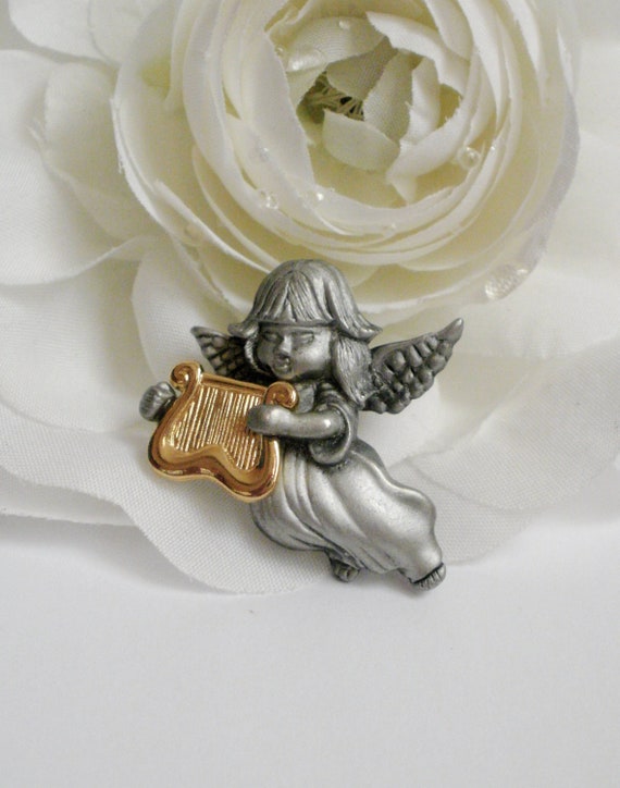 Daria Pewter Angel Pin, Vintage Angel with Harp La