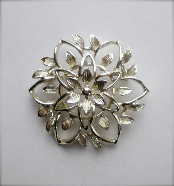 Sara Coventry Brooch, Sara Coventry Flower Brooch… - image 3