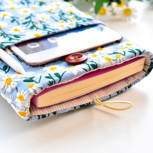 Abschlusstaschen verfügbar / gepolsterter Bucheinband mit Blumenmuster / gestickte Gänseblümchen-Buchhülle / Bucheinband / Buchschutz / Buch und Kindle-Zubehör Bild 9