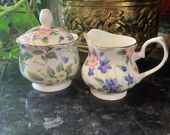 Rose of England pattern fine bone china creamer and lidded pot