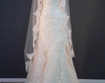 Luxury Trumpet Wedding Dress Sample Sale | Beaded Lace Bridal Gown Corset Back | Ready to Ship | Size EU36-40 , veil included