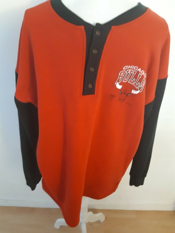 bulls sweater
