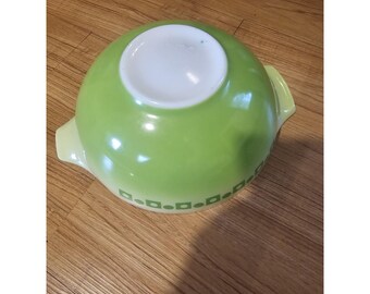Bol Cendrillon en pyrex vintage 444 à mélanger à pois et carrés verts