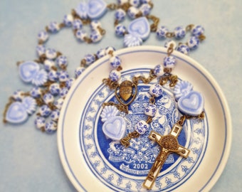 Giftboxed Large Antique Bronze Blue + White Floral Ceramic Five Decade Catholic Milagro Rosary Beads, Vintage Delft China, Chinoiserie