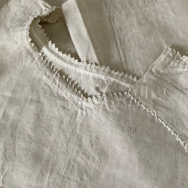 Reizender antiker französischer Leinen Nachtmantel Bauernkleid Hemdkleid MA