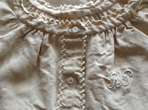 Lovely antique vintage French linen night dressin