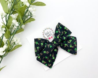 Black with green and gold shamrocks Millie Style Fabric Hair Bow, St Patrick’s Day, Bows, Hairbows, Headbands, Baby Headbands