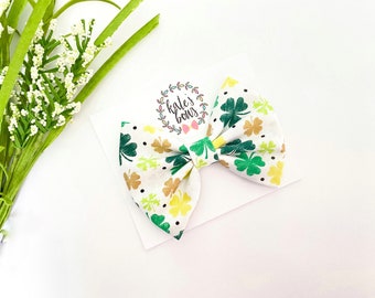 White with Green and Gold Shamrocks Classic Style Fabric Hair Bow, St Patrick’s Day, Bows, Hairbows, Headbands, Baby Headbands