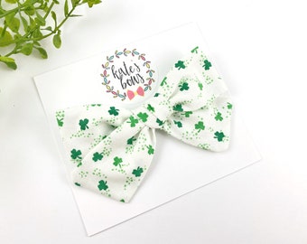 White with Shamrocks, Clovers Handtied Style Fabric Hair Bow, St Patrick’s Day, Bows, Hairbows, Headbands, Baby Headbands, Clips