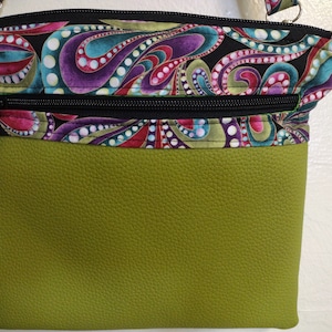 Kleine Schultertasche Schwarz, Petrol, Grün und Pink plus Grünes Veganes Leder