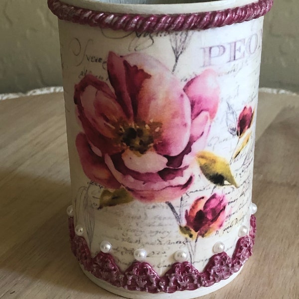 Shabby chic vintage Peonies and pearls upcycled tin container, shabby chic. Listing is for one can