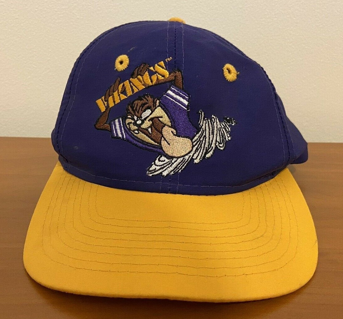 Vintage Minnesota Vikings Looney Tunes 