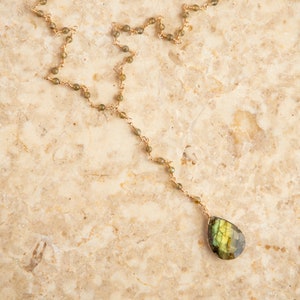 Labradorit Perlen und 14K Gold Filled Wire Lariat Halskette, Rosenkranz Stil Halskette, Labradorit Wire Wrapped, Geschenk für Sie, Weihnachtsgeschenk