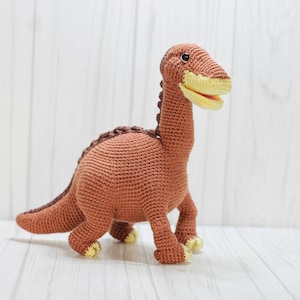 Brontosaur crochet pattern, dinosaur crochet pattern, dino crochet pattern