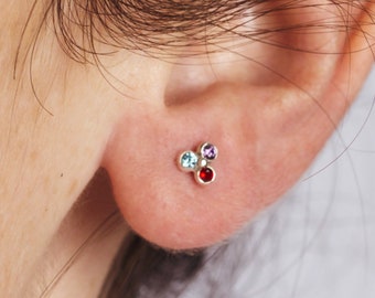 Boucles d'oreilles personnalisées avec pierres de naissance - Boucles d'oreilles fines - Bijoux personnalisés avec pierres précieuses en argent sterling - Cadeau personnalisé parfait pour maman et grand-mère