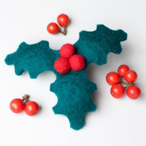 Holly Brooch. image 1