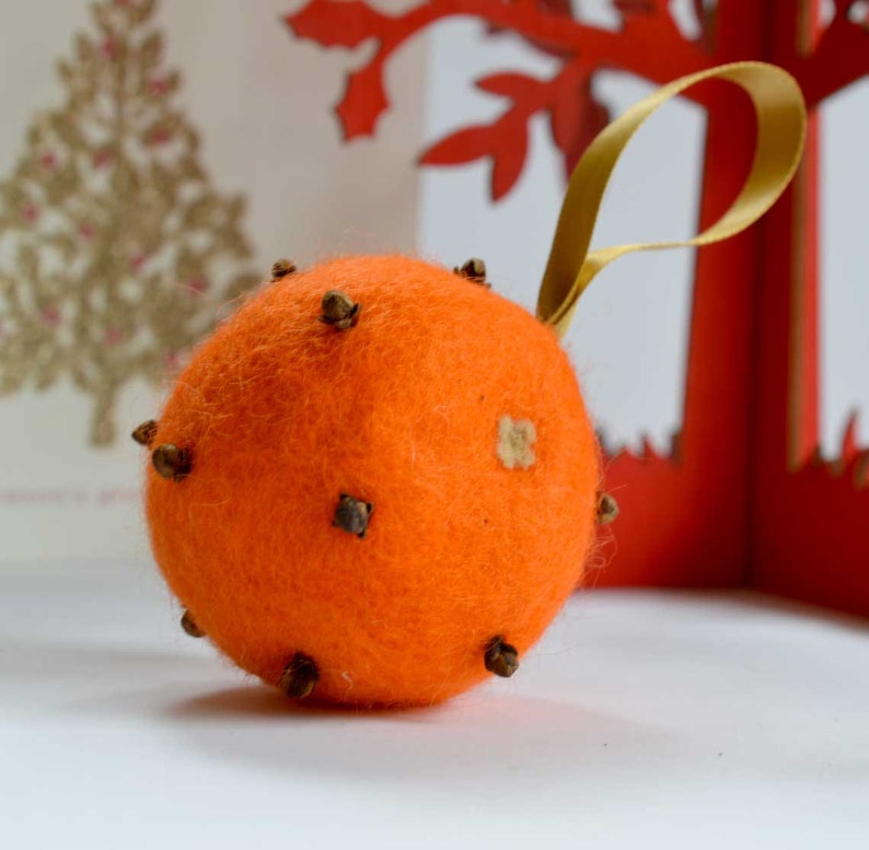 Felted clove studded orange pomander Christmas ornament Christmas tree decoration Orange scented wool felt Christmas ball bauble image 1